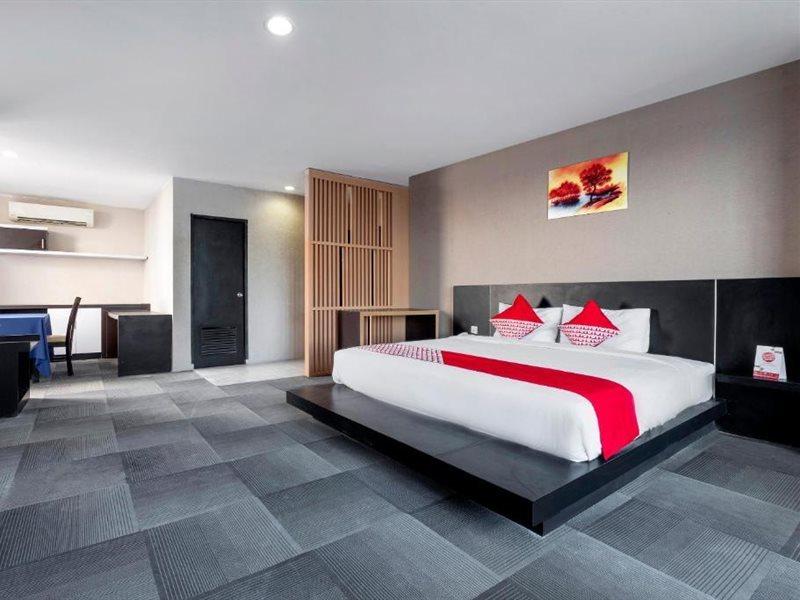 Urbanview Hotel Asyra Makassar Ngoại thất bức ảnh